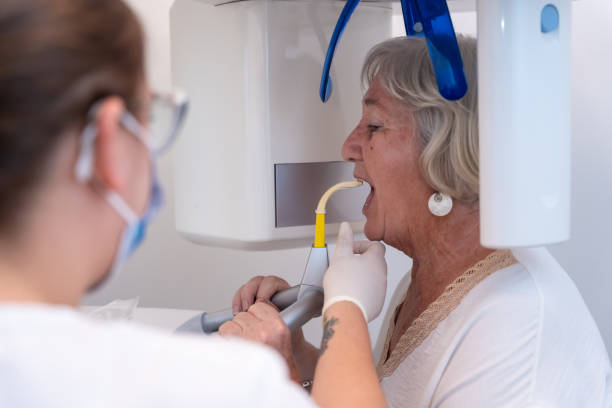 Best Emergency Tooth Extraction in March Ar, CA